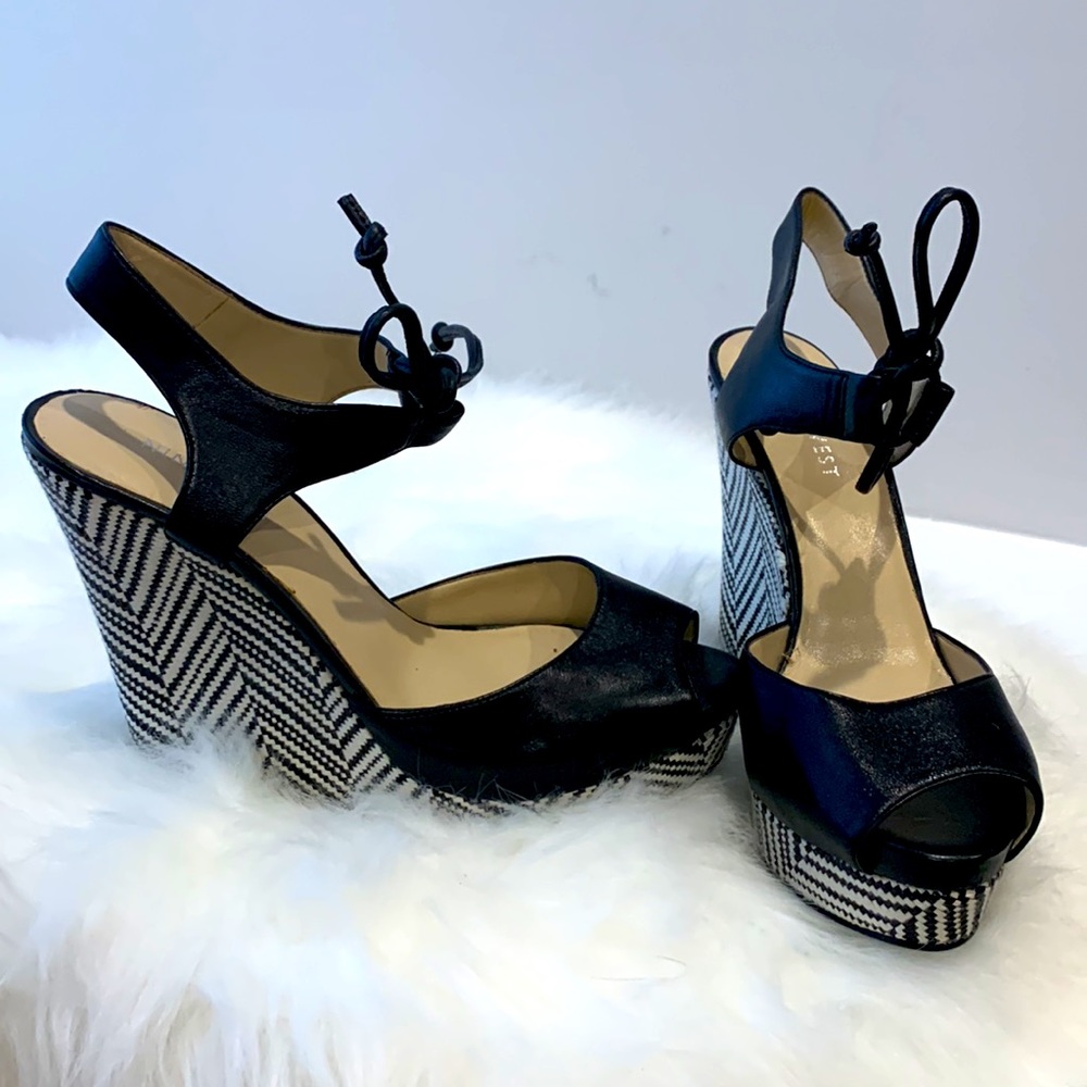 Nine West NWOT Adyssinian Black Leather Platform Wedge Heel Black/White Peep Toe